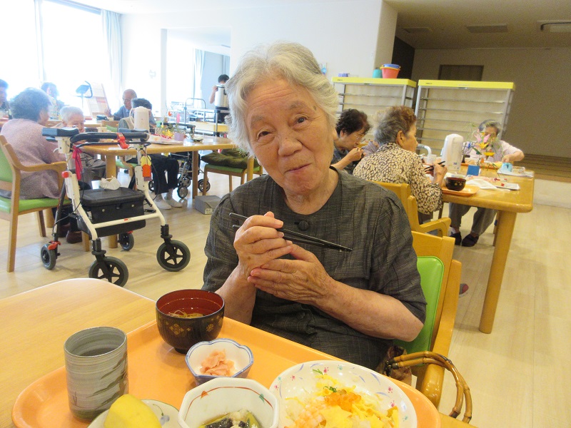 昼食の様子1