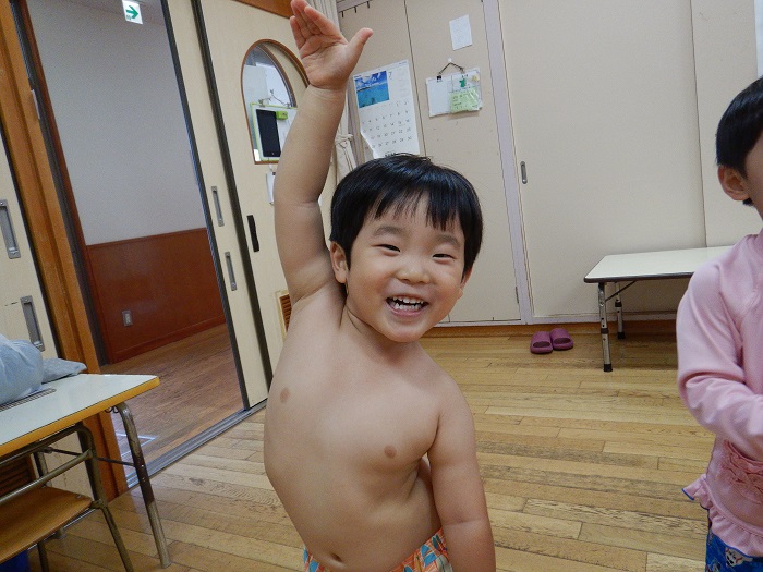 ダンスを踊る男の子