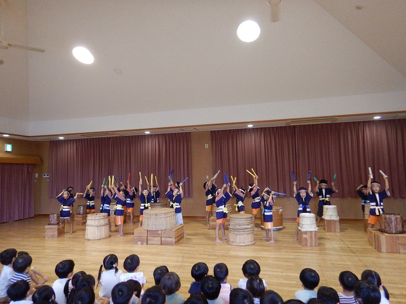 ろけっと組さんの樽太鼓の様子