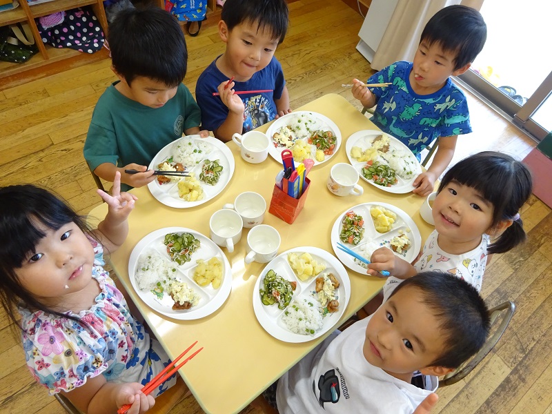 給食