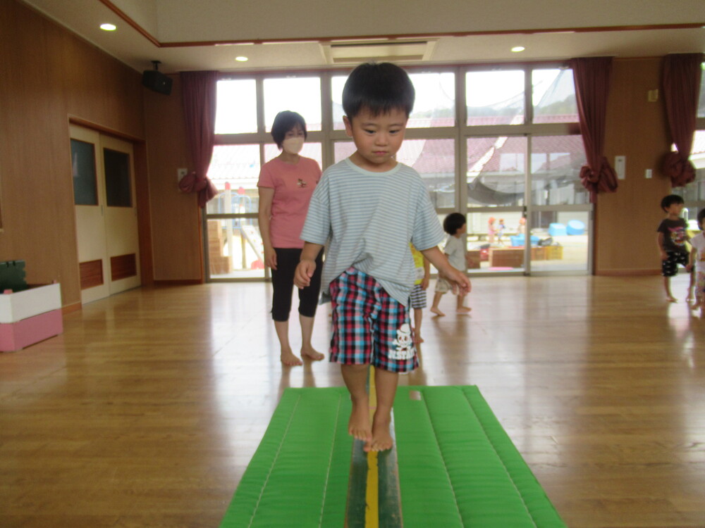 一本橋を渡る