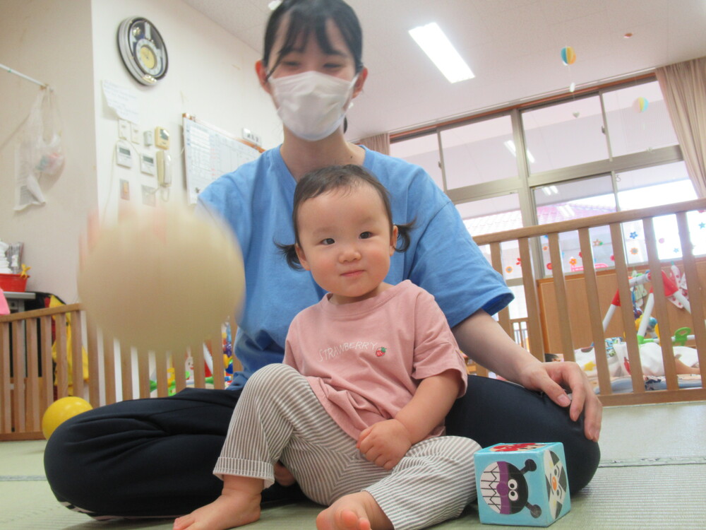 保育者と子ども
