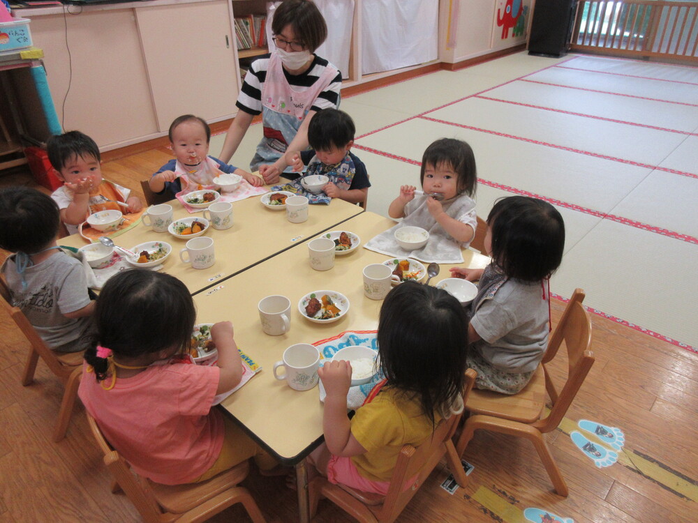 給食の様子