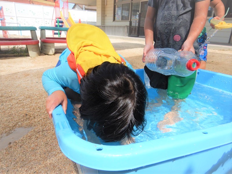 水遊び、顔つけ、子ども