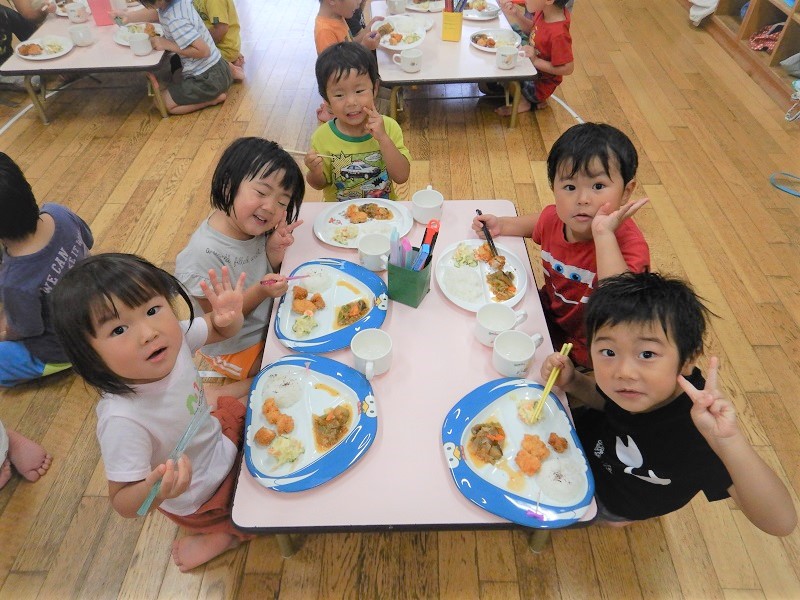 給食の様子