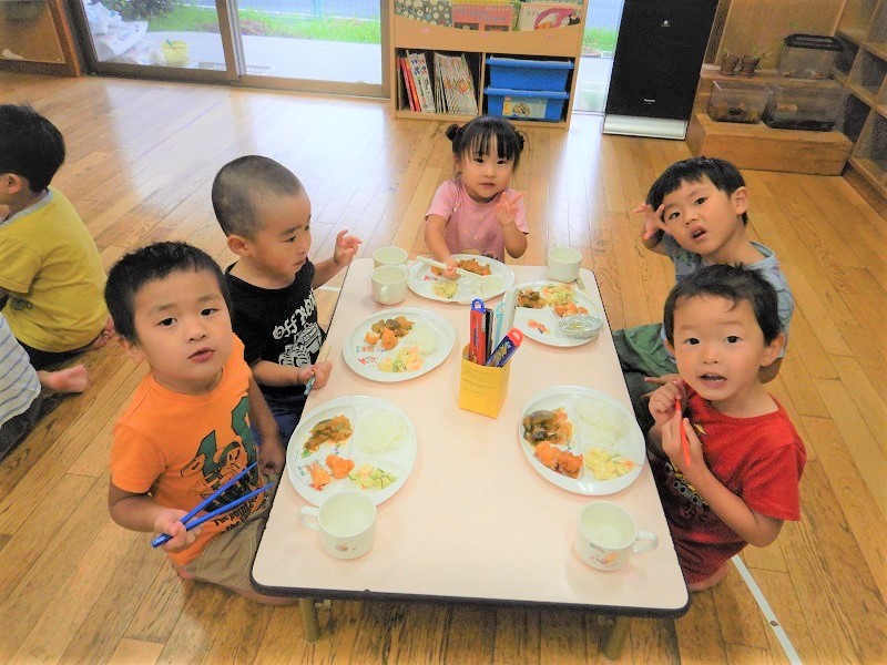 給食の様子