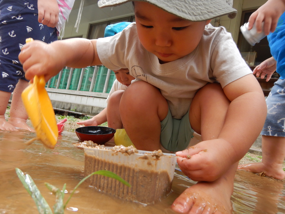 泥んこ遊び