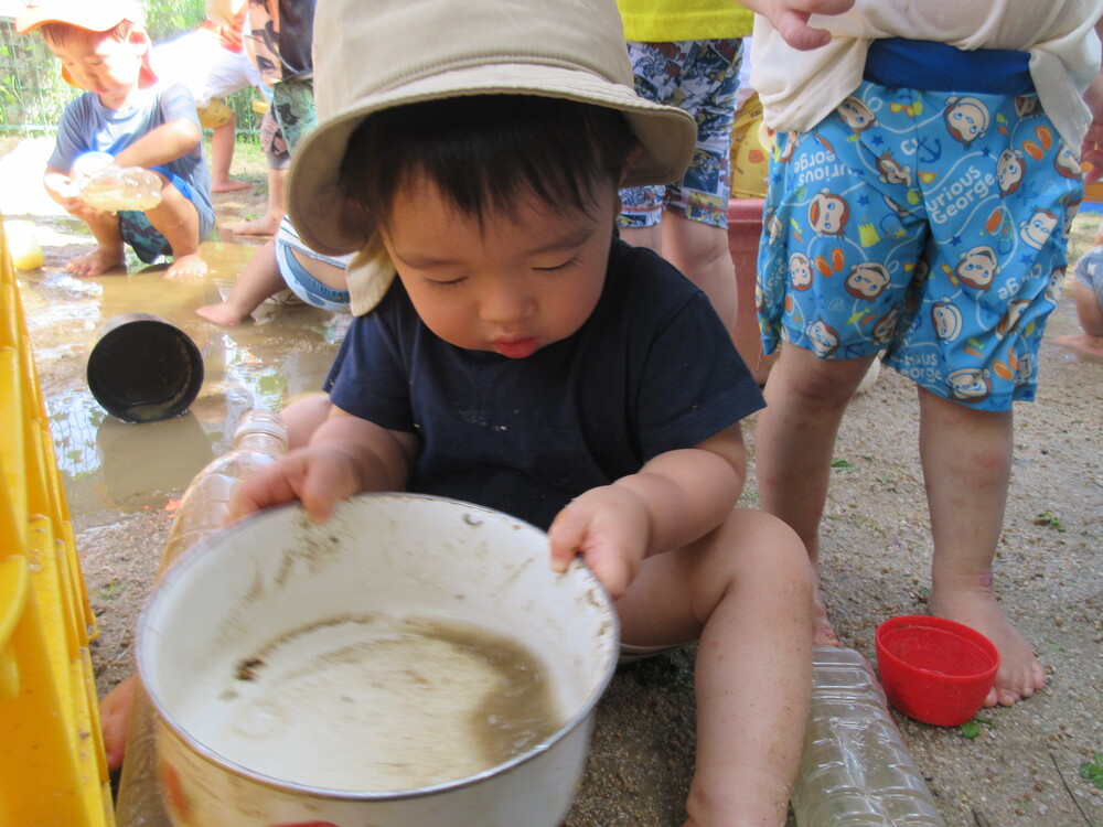 泥んこ遊び