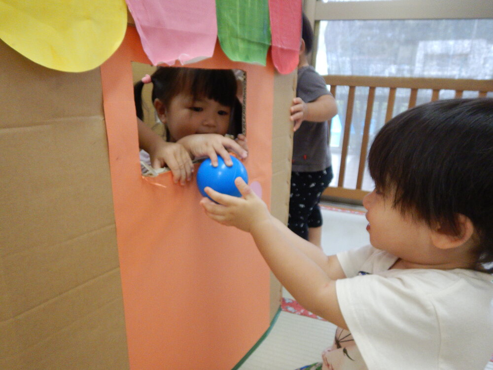 ボール遊び