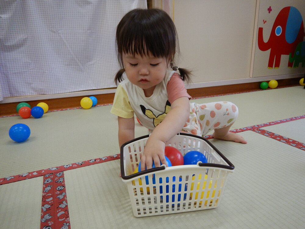 ボール遊び
