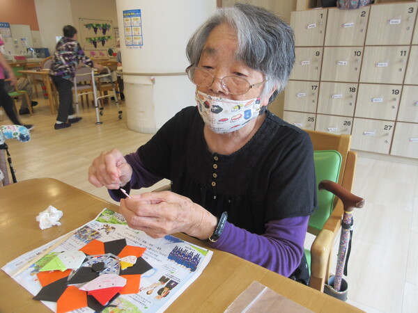 手芸の様子2