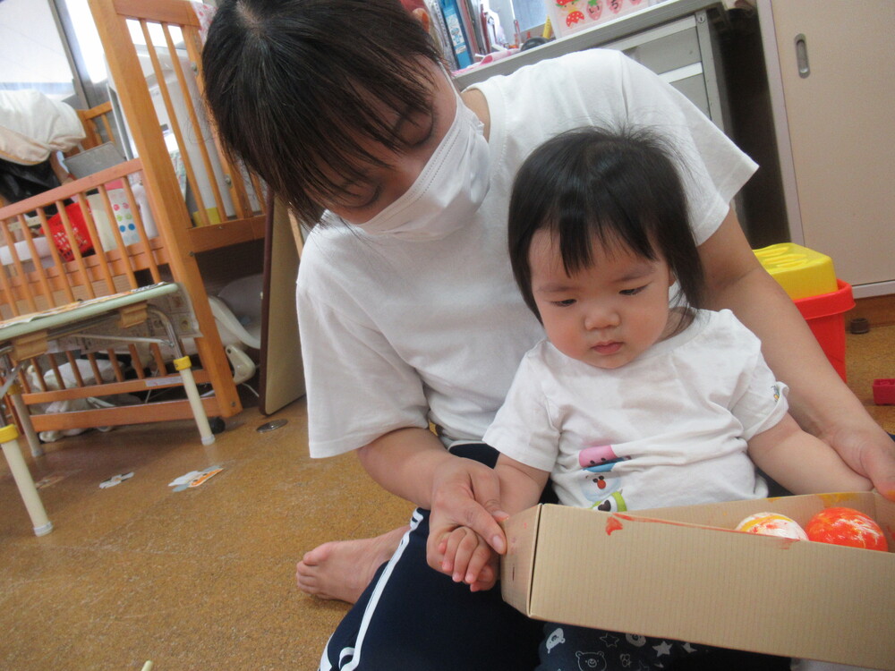 製作をする男の子