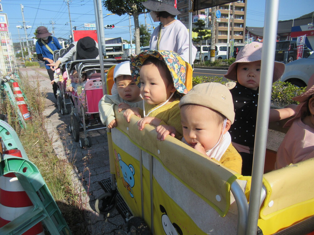 ショベルカーを見る