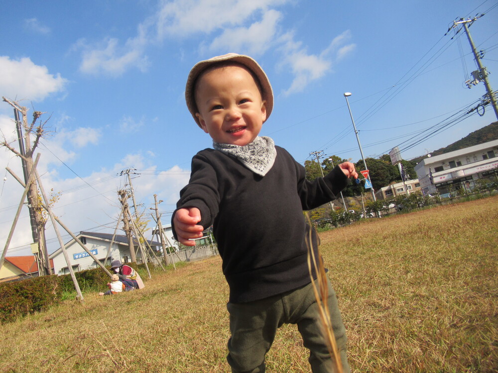 走る男の子