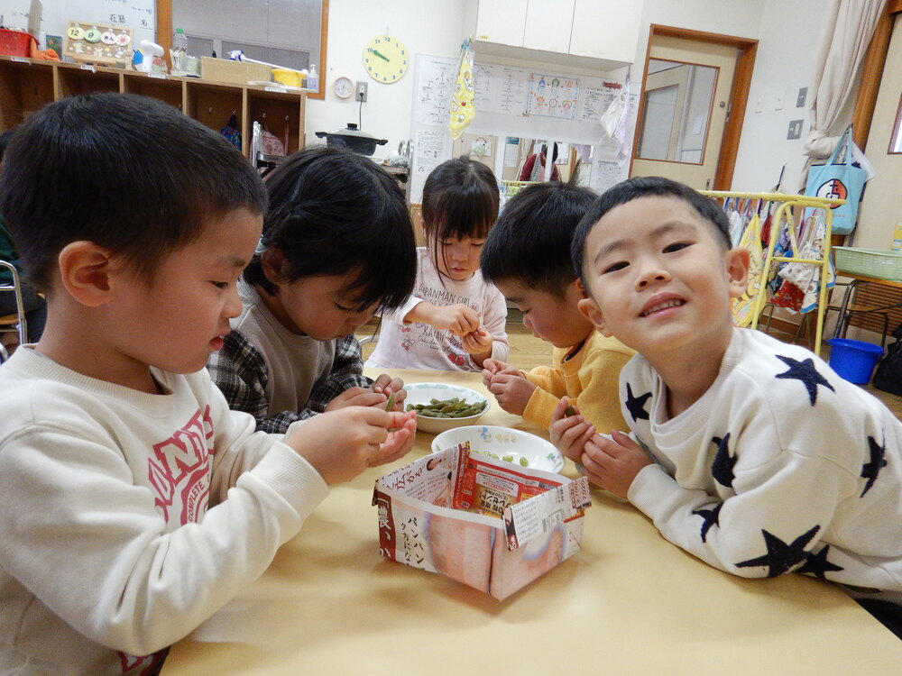 お弁当ごっこの様子