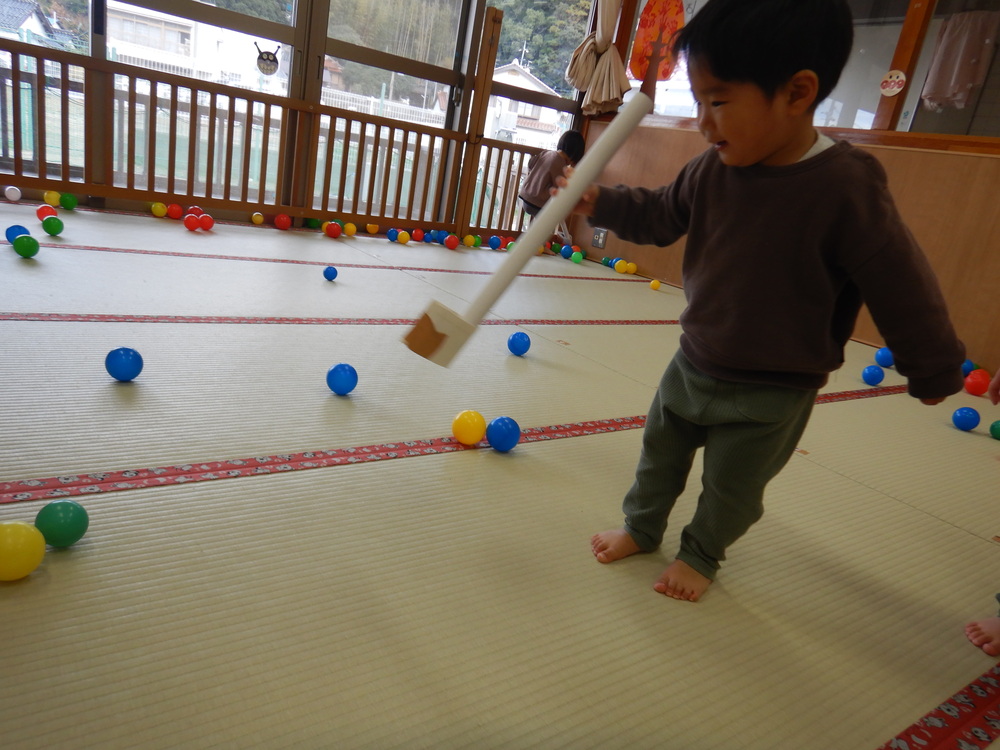 ボール遊び