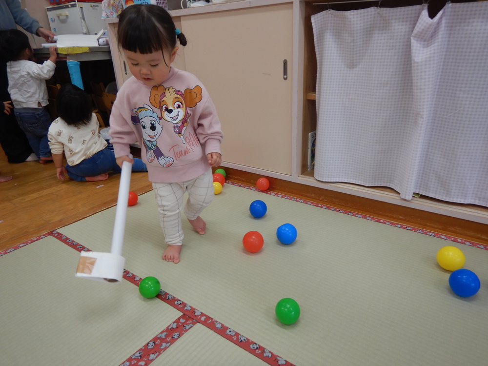 ボール遊び