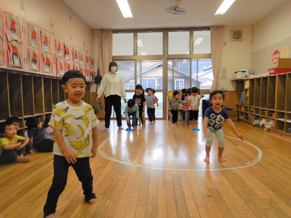 体操教室ごっこの様子 