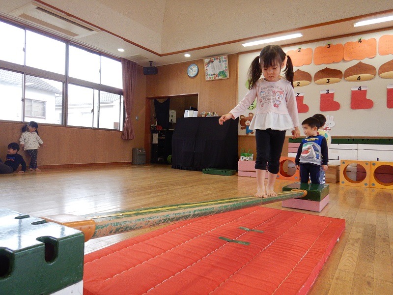 一本橋をする様子