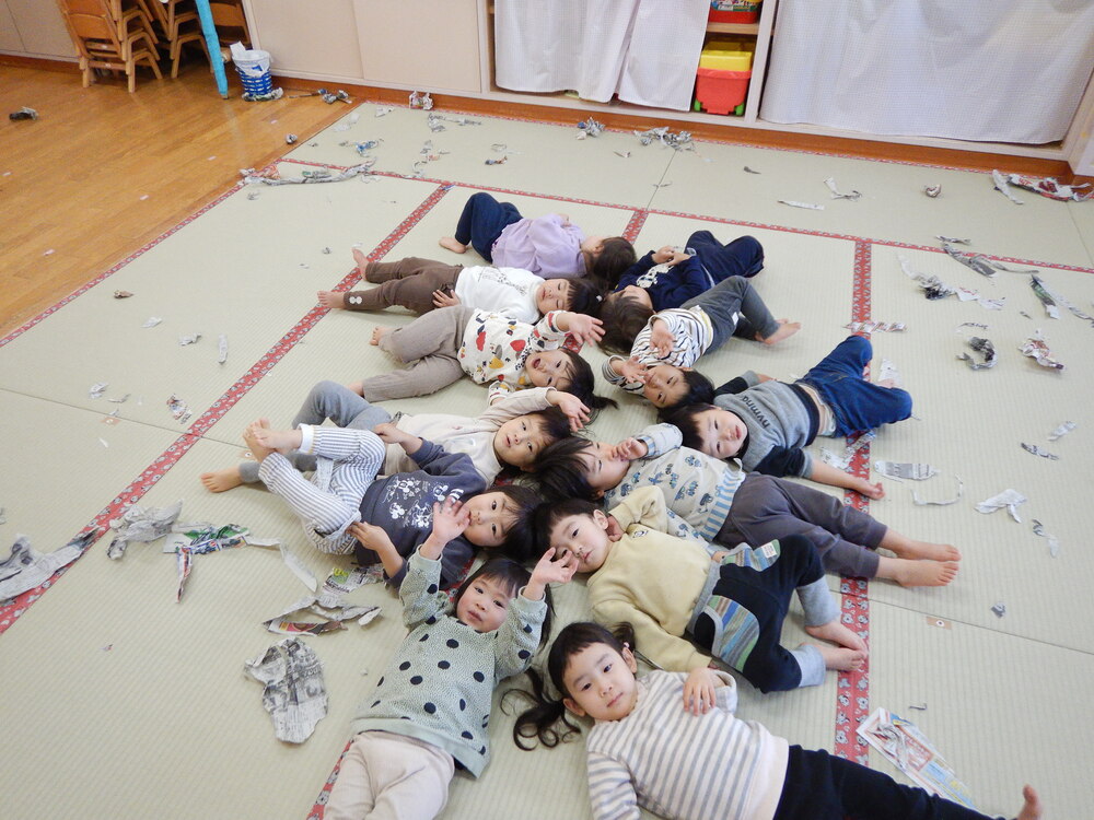 新聞紙シャワー