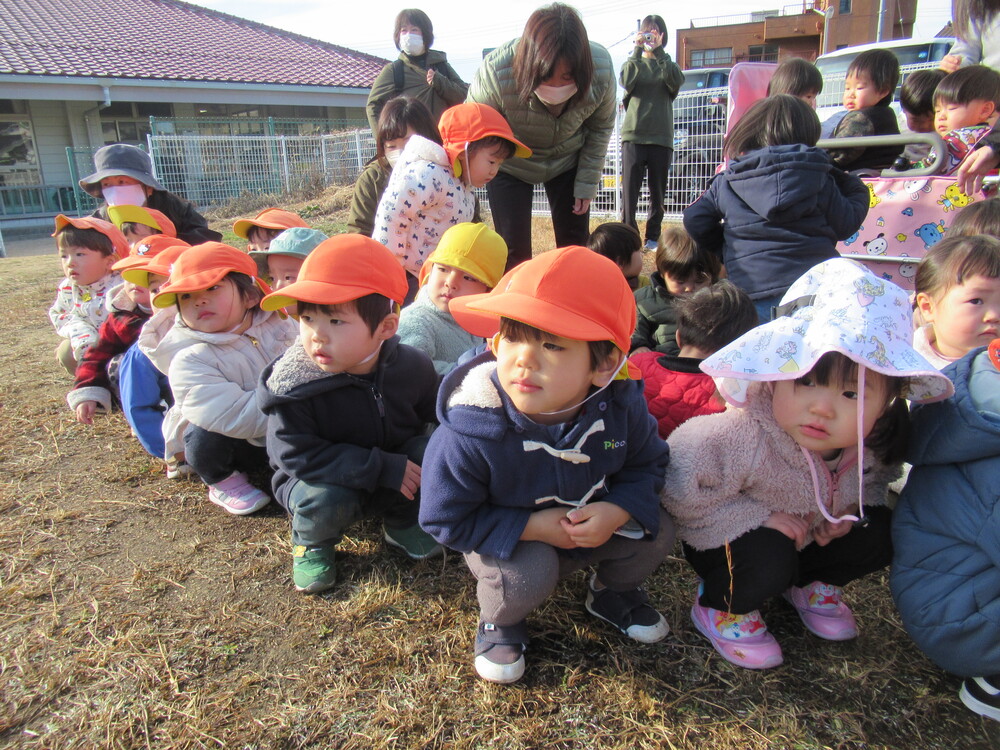避難訓練をしている