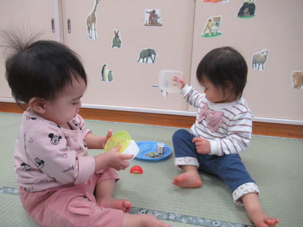 食器を持つ