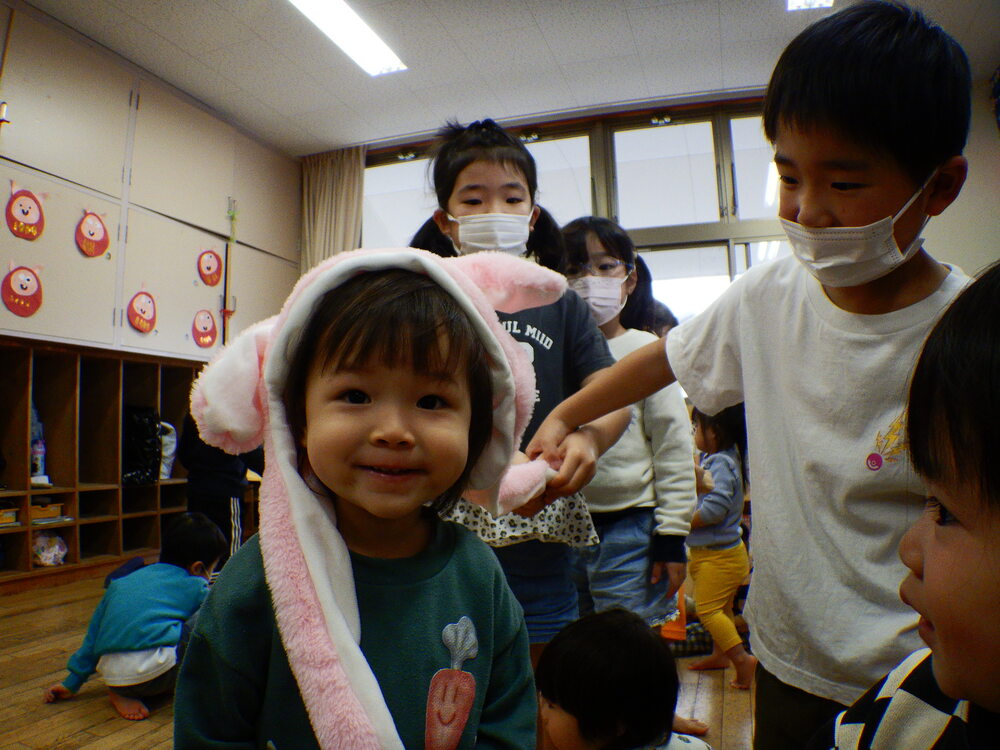 年長さんと遊ぶ