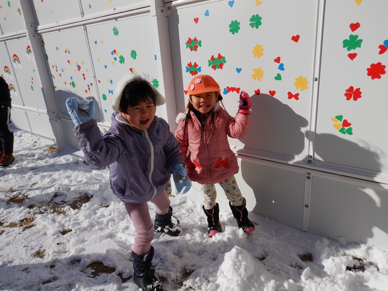 雪遊びの様子 