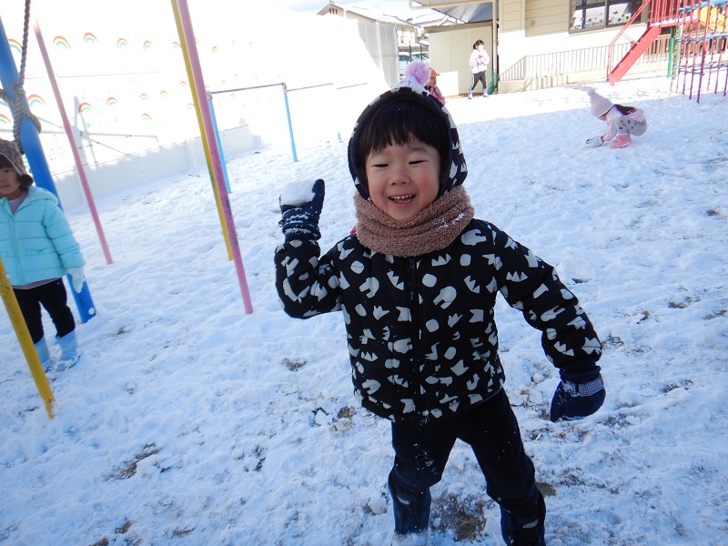 雪遊びの様子 