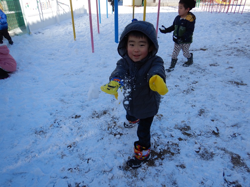 雪遊びの様子 