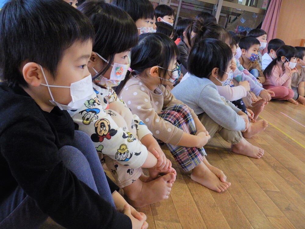 合奏　聞く　子ども