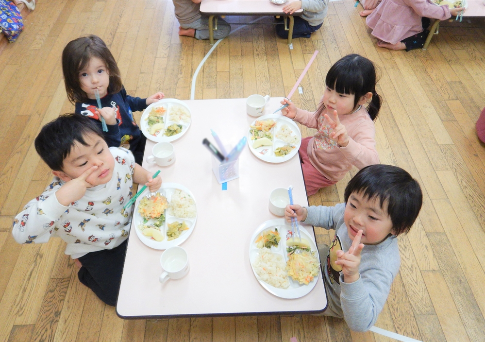 給食　子ども　誕生プレート 