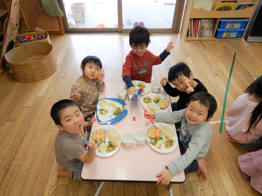 給食　子ども　誕生プレート 