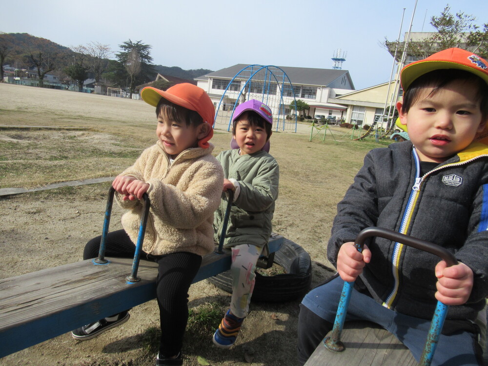 小学校で遊んでいる