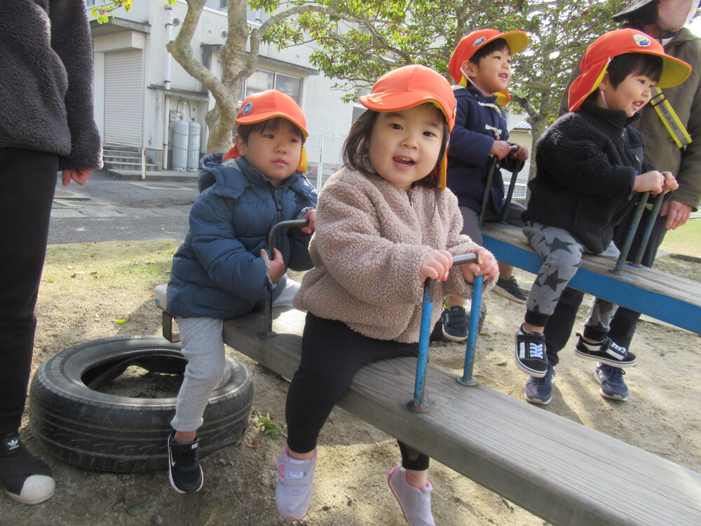 小学校で遊んでいる