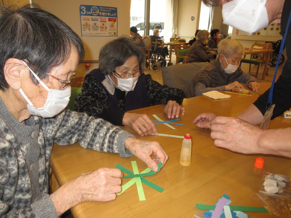 お雛さんを作っている様子2