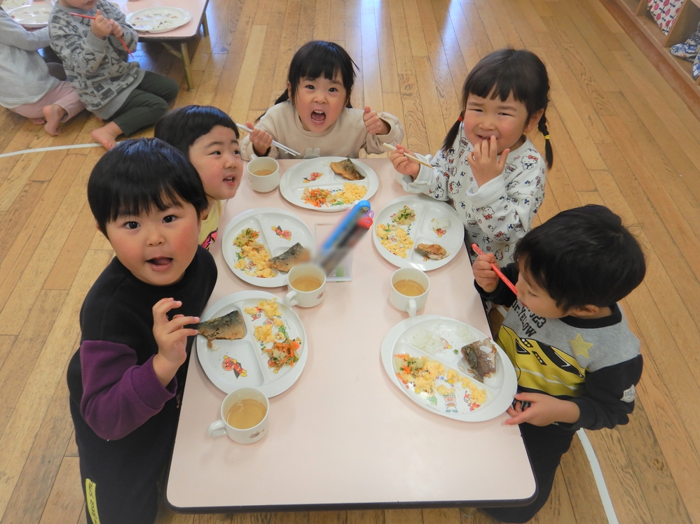 給食の様子 