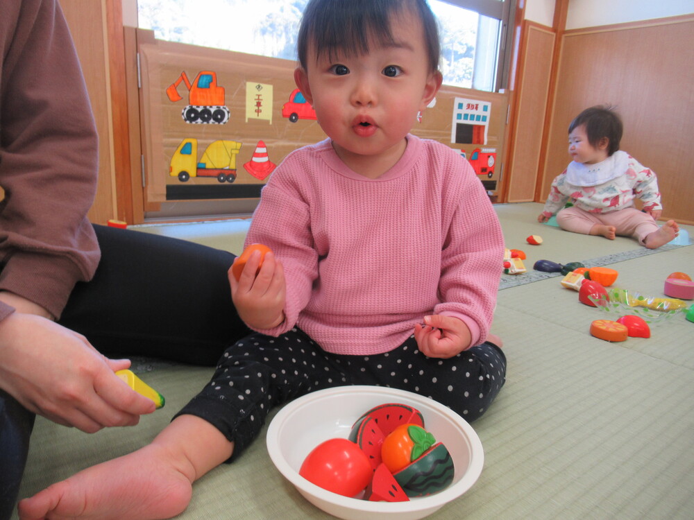 ごちそうを作ってくれる子ども