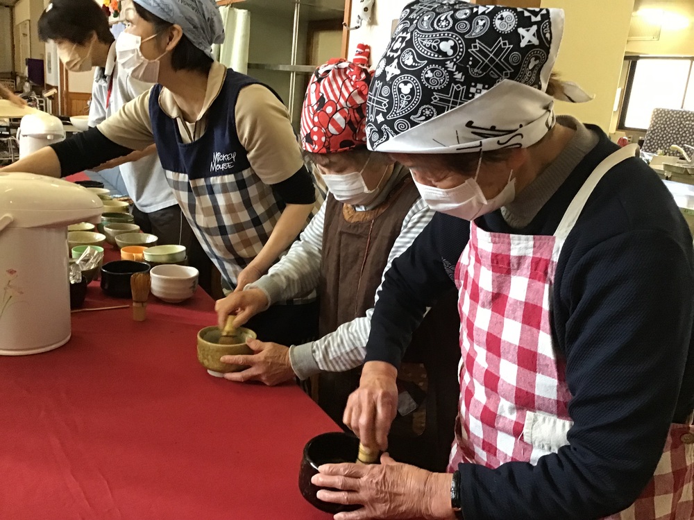 お抹茶とお菓子