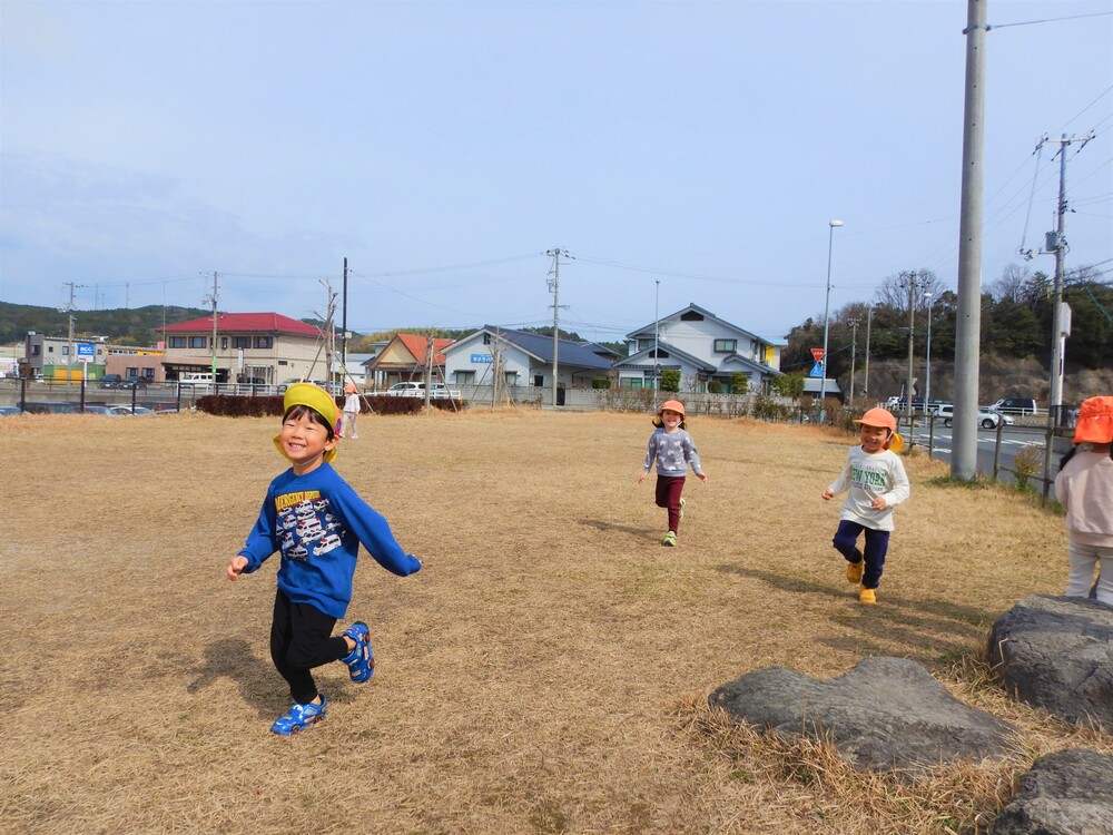 ばす組　散歩　警察署横広場 