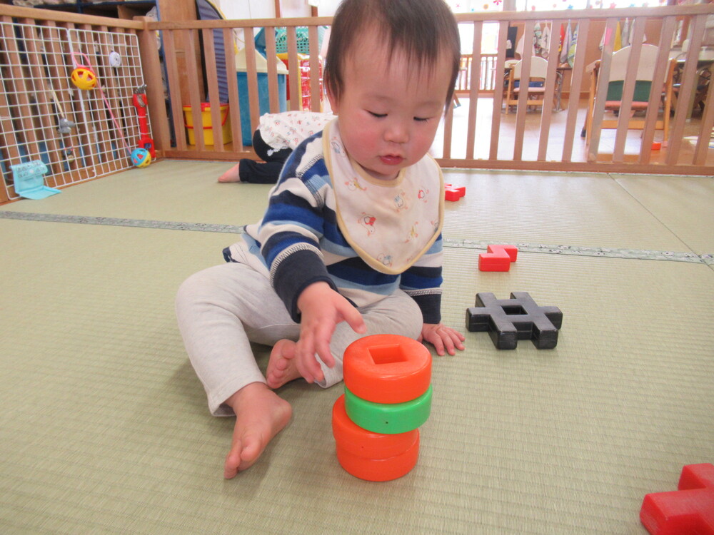 ブロックで遊んでいる３