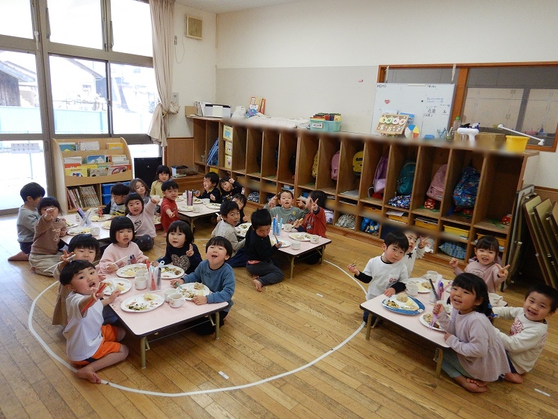 給食の様子 