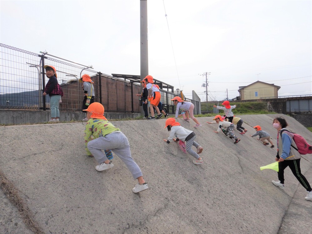 ばす組　三瓶川沿い　あるけあるけ散歩