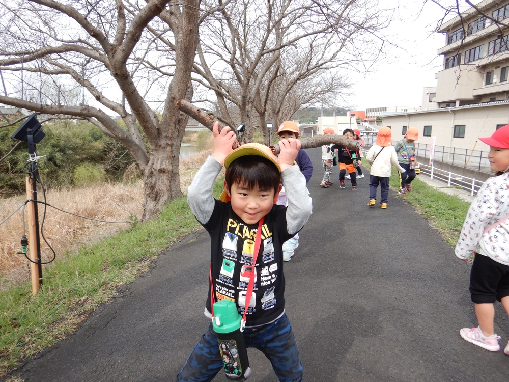 ばす組　三瓶川沿い　あるけあるけ散歩 