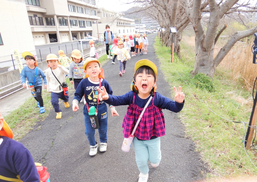 ばす組　三瓶川沿い　あるけあるけ散歩