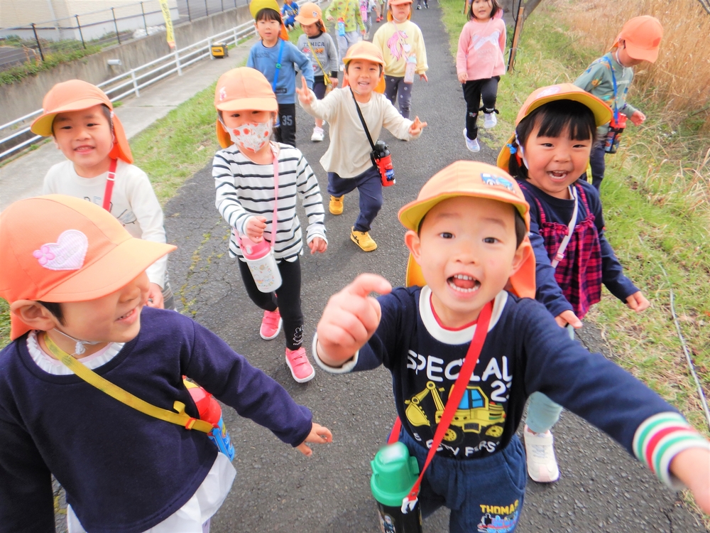 ばす組　三瓶川沿い　あるけあるけ散歩 