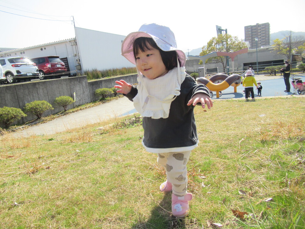 元気に走る子ども