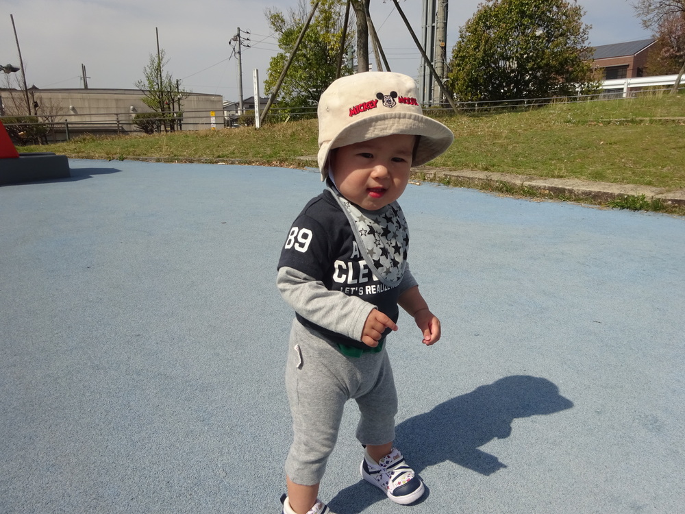 散策をしている男の子