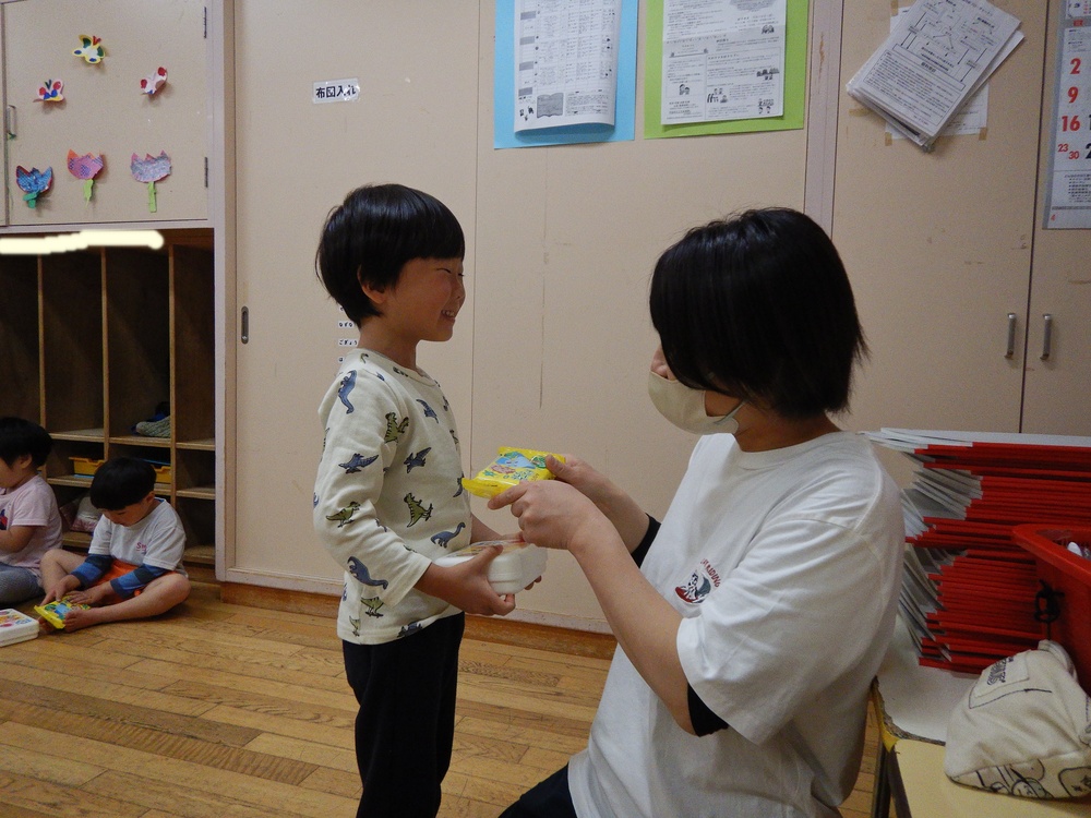 粘土をもらう２