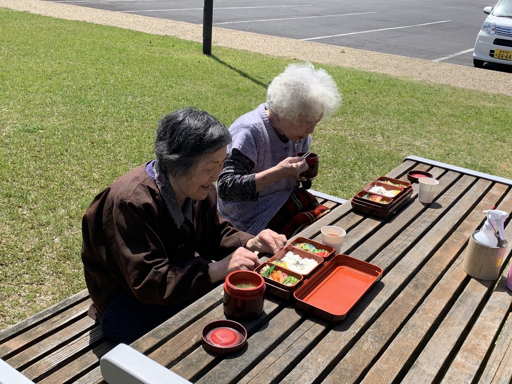 屋外食